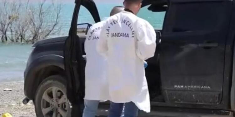 Xarpêt-Amed yolunda 2 kişi araçta ölü bulundu