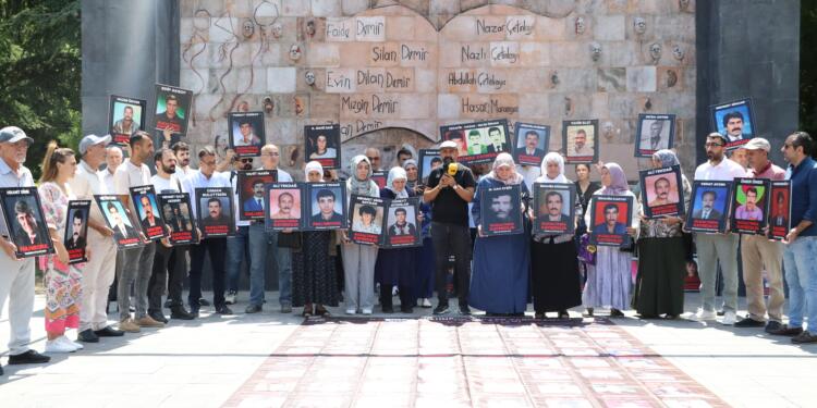 Kayıp yakınları eylemde: Ben Hasan Gülünay, beni kaybedecekler