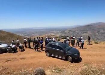 Köylüler maden iş makinalarını durdurdu