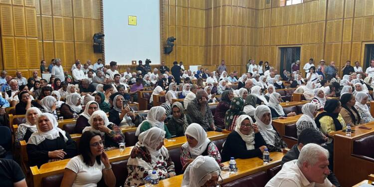 Barış Anneleri Meclis’te tecridi protesto etti