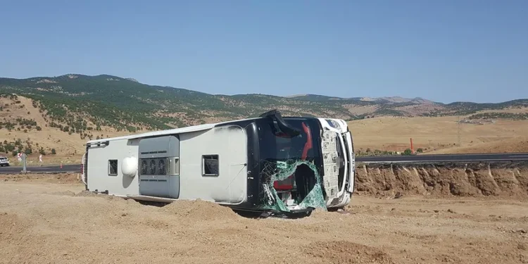 Çewlig’te kaza: 14 yaralı