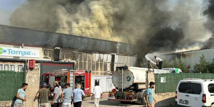 Bursa’da iki fabrikada yangın
