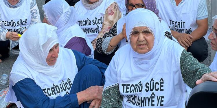 Anneler cezaevlerindeki direnişi sahiplenmeye çağırdı