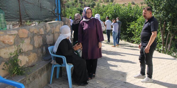 Askeri ablukanın yaşandığı köye ziyaret