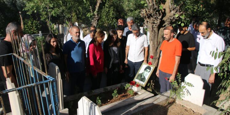 Özgür Halk temsilcisi Çetin Abayay mezarı başında anıldı