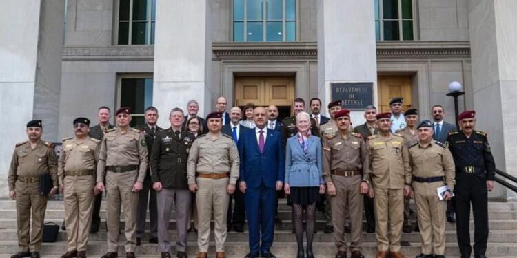 Irak’taki ABD askerlerinin çekilmesi görüşüldü