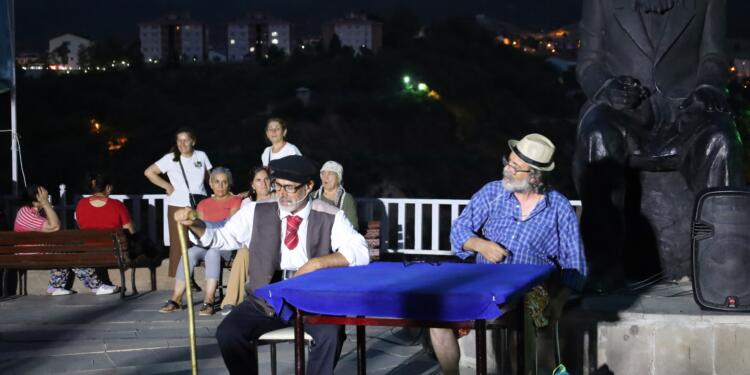 Munzur Festivali’nde çocuk etkinliği ve tiyatro gösterimi