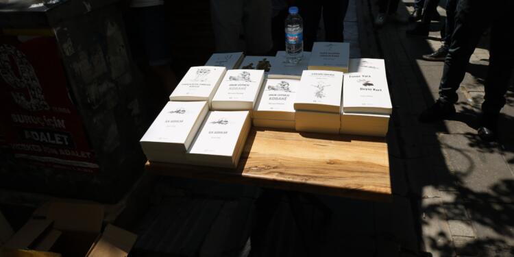 Jineolojî’ye Giriş kitaplarına el konuldu