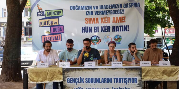 Munzur Festivali’nde gençlik paneli: Ya örgütleneceğiz ya örgütleneceğiz
