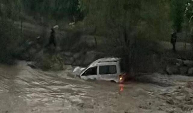 Erzirom’da heyelan: Anne ve bebeğine ulaşılamıyor