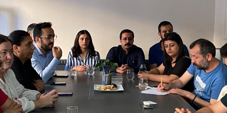 Tekçe hukuk örgütleriyle bir araya geldi