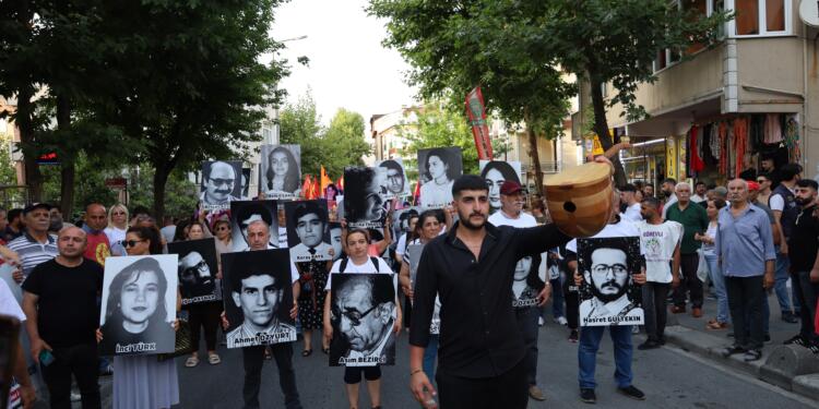 Sarıgazi’de binler Sivas’ta katledilenler için yürüdü