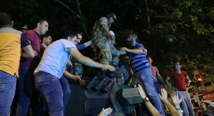 ‘Gülen cemaatinden boşalan yerlere Menzil ve Süleymancılar yerleştirildi’