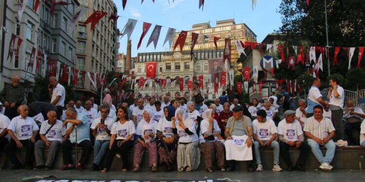Kayyım Nöbeti’nde 42’inci gün: ‘Hakkari ve Kürdistan’daki demokrasi eksikliğini görün’
