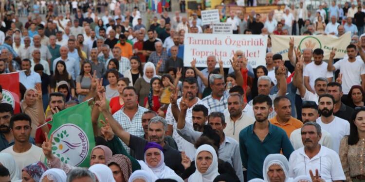 DEM Parti’den Qoser’de Tarım Mitingi: ‘Asıl biz sizin fişinizi çekeceğiz’