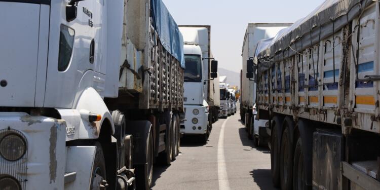 Habur’da TIR şoförleri kontak kapattı