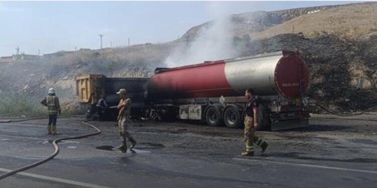 Cizîr’de tanker ile kamyon çarpıştı: 1 kişi hayatını kaybetti