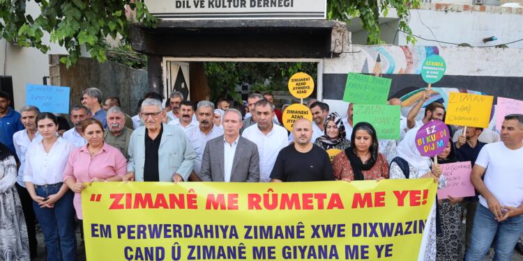 Kürtçe’ye yönelik saldırılar protesto edildi: Kimse meşru görmesin