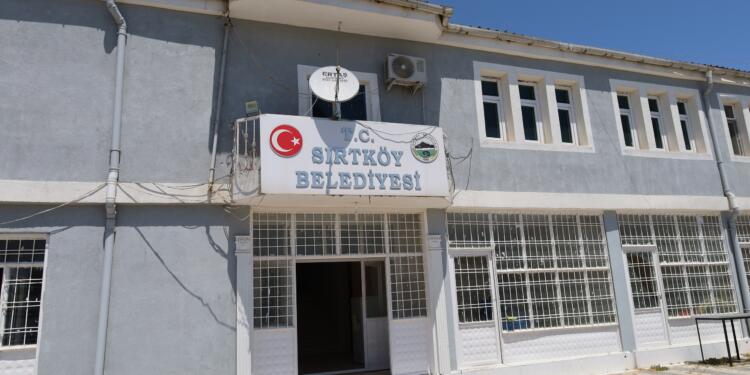 8 yıldır hizmetsiz bırakılan Deşta Darê’de DEM Parti aralıksız çalışıyor