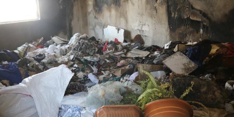 Elektrikten çıkan yangında evleri kül oldu: DEDAŞ’tan şikayetçiyiz