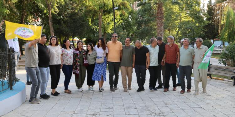 Gözaltı ve tutuklamalara ‘Kürtçe halaylı’ tepki