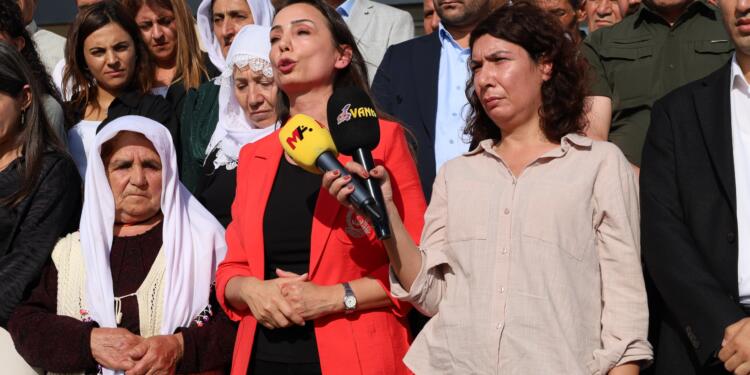 Hatimoğulları: Gözaltına alınan arkadaşlarımız onurumuzdur