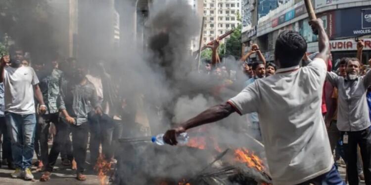 Bangladeş’teki protestolarda 300 kişi yaşamını yitirdi