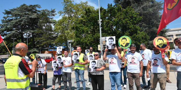 BM önünde tecride karşı iki günlük oturma eylemi