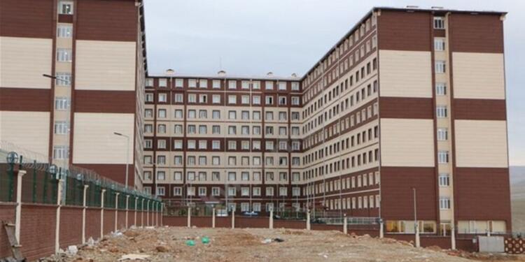 Yurt müdürünün odasında genç kadına ‘ajanlık’ dayatıldı!