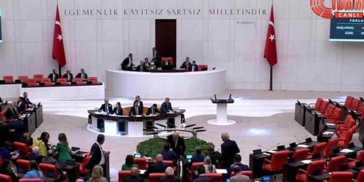 Meclis’te Can Atalay toplantısında kavga: Gülistan Kılıç Koçyiğit yaralandı