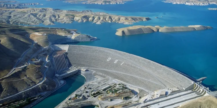 Bedlîs Çayı’nın suları 2 şirkete bağlandı