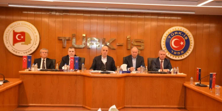 TÜRK-İŞ iktidara seslendi