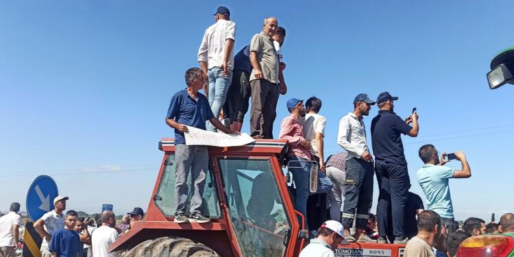 Çiftçiler her yerde direnişe geçiyor