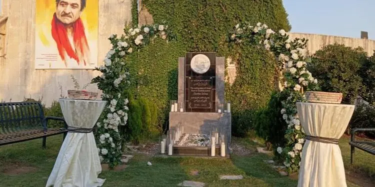 Ölümsüz Şair Şêrko Bêkes, mezarı başında anıldı