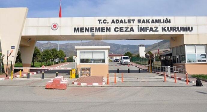 Tutsaklara çamur su reva görülüyor!