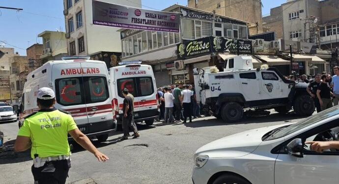 Zırhlı aracın çarptığı 20 yaşındaki gencin ayağı kırıldı