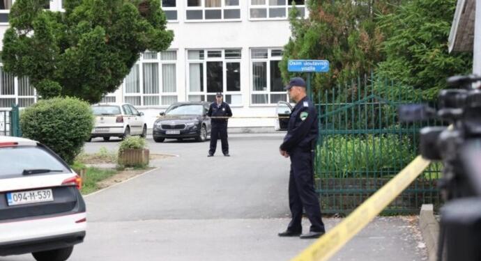 Bosna Hersek’te liseye silahlı saldırı: 3 kişi yaşamını yitirdi