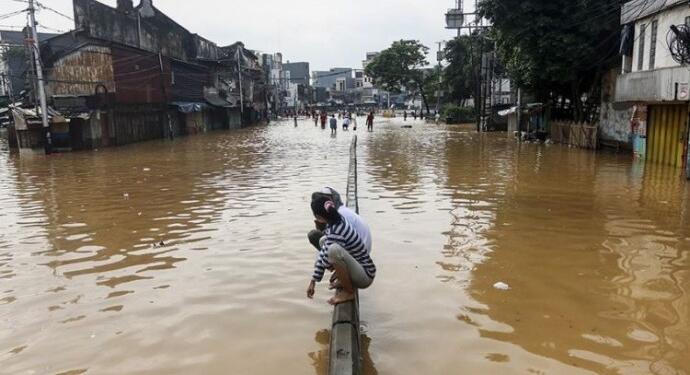Endonezya’da sel: 11 kişi yaşamını yitirdi