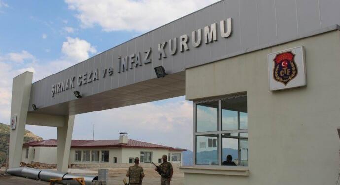 Tutsaklara işkence bitmiyor: Telefonda Kürtçe konuşmak yasak