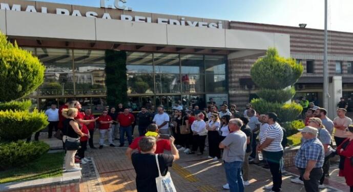 Kemalpaşa Belediyesi’nde işçiler eylem başlattı