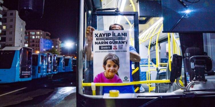 Narin’in fotoğrafları toplu taşıma araçlarına asıldı