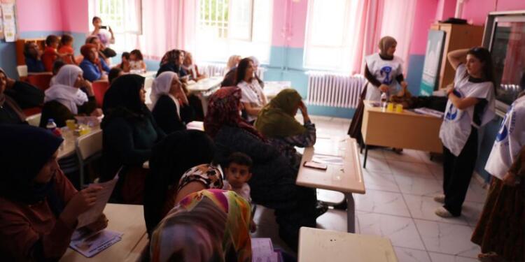 Sağlık hakkına erişemeyen kadınlar için Kürtçe eğitim atölyeleri