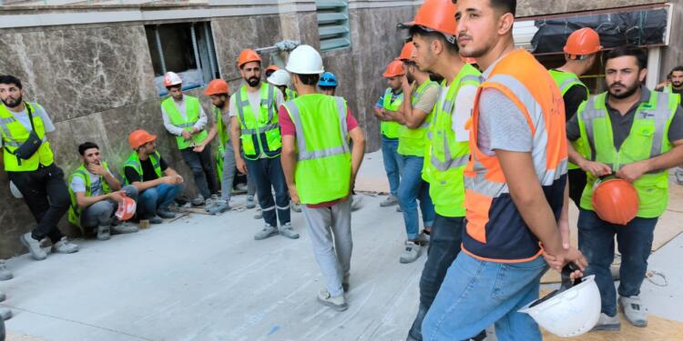 Haklarını talep eden 20 işçi işten çıkarıldı