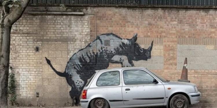 Banksy’den gergedan çizimi