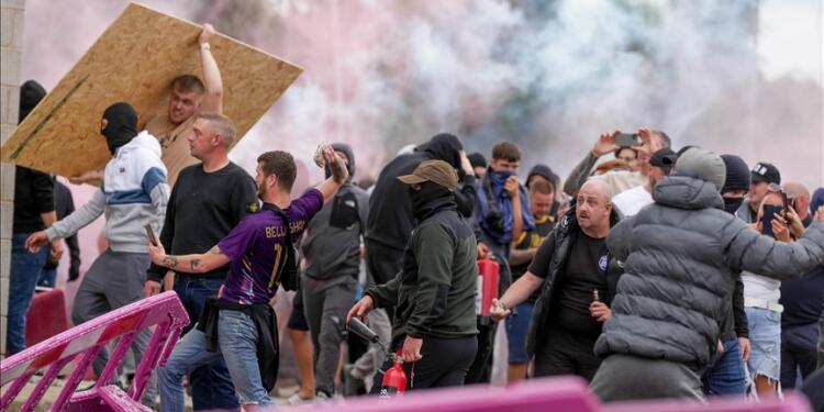 İngiltere’de büyük kesim faşist yükselişten endişeli