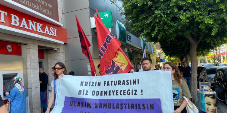 Gençler ücretsiz ve güvenli ulaşım istiyor