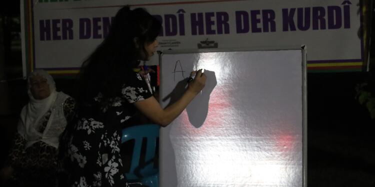 ‘Herkes kendi dilinin öğretmeni olsun’