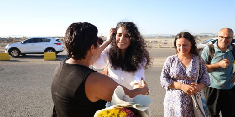 Gazeteci Derya Ren tahliye oldu