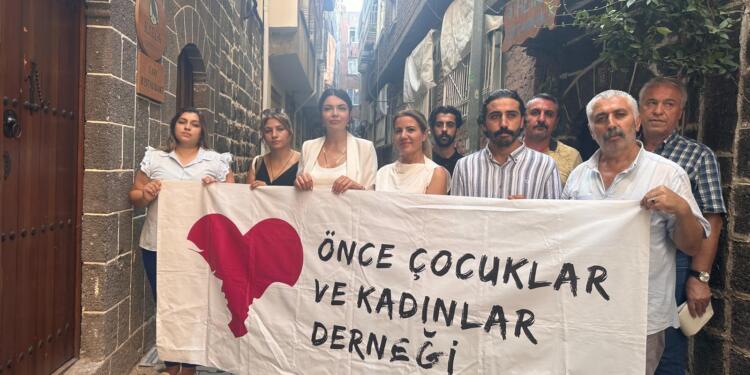 Saldırıya uğrayan kafeye dayanışma ziyareti: Yaşamı savunacağız