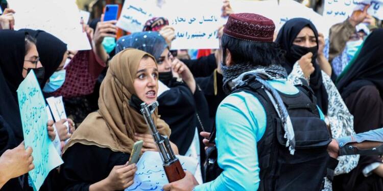 Afganistan’da ‘Ahlak Polisi’ güçleniyor: ‘Erdem Yasası’ yürürlükte